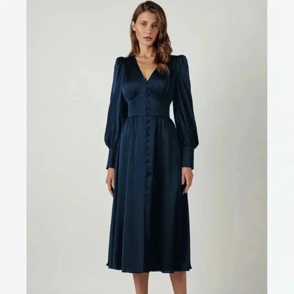 Wilfred Dresses & Skirts - Aritzia Wilfred beautiful  satin blue dress